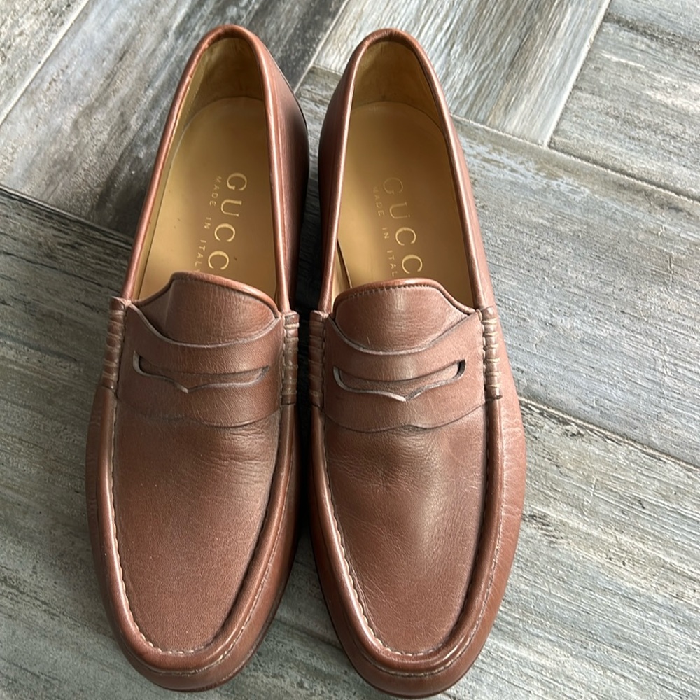 Gorgeous GUCCI loafers-Never worn